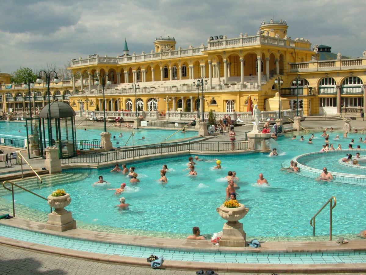 Andrassy Boulevard Budapest Esterno foto