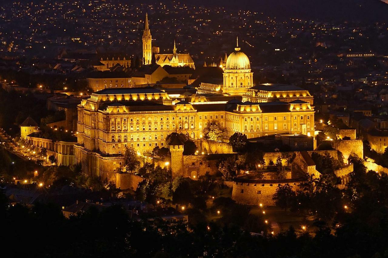 Andrassy Boulevard Budapest Esterno foto